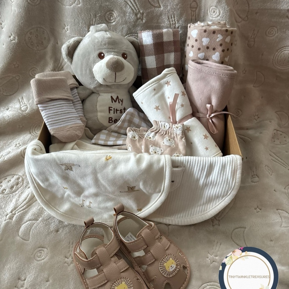 Neutral Baby Gift Set with Bear Plush - Beige & Cream